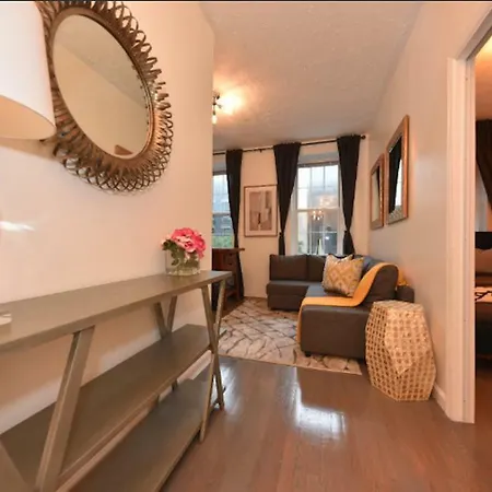 Apartment Private Rooftop -- Luxury Living In City!