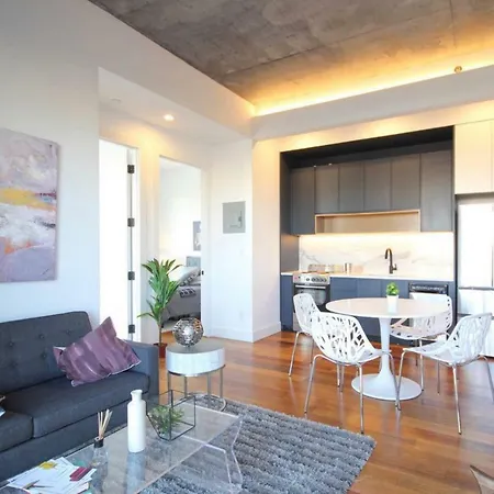Cozy And Beautiful 2 Bedroom In Nyc *