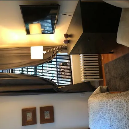 Large Comfortable 2 Blocks From Times Square *