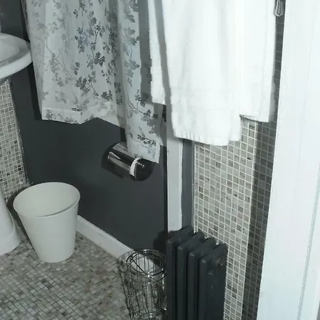 Apartment Plush Spacious 1 Bedroom Williamsburg *