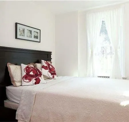 Apartment Garden House 2 Subway Stops From Midtown Manhattan New York
