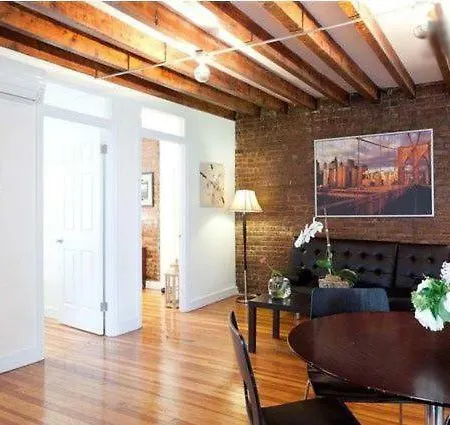 Garden House 2 Subway Stops From Midtown Manhattan *