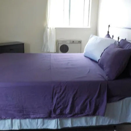 Guest house At The Water's Edge In Canarsie! New York
