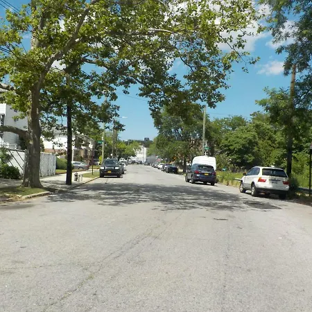 Guest house At The Water's Edge In Canarsie!