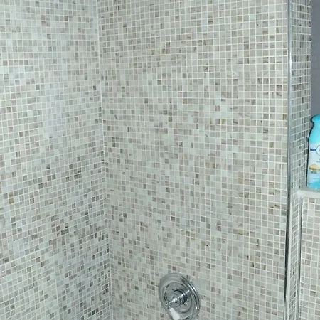 Plush Spacious 1 Bedroom Williamsburg
