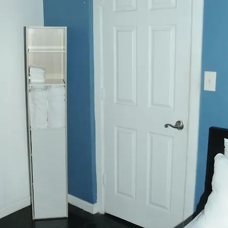 Plush Spacious 1 Bedroom Williamsburg *