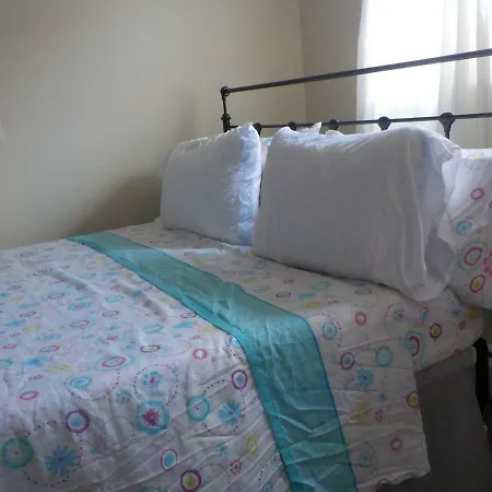 At The Water's Edge In Canarsie! Guest house