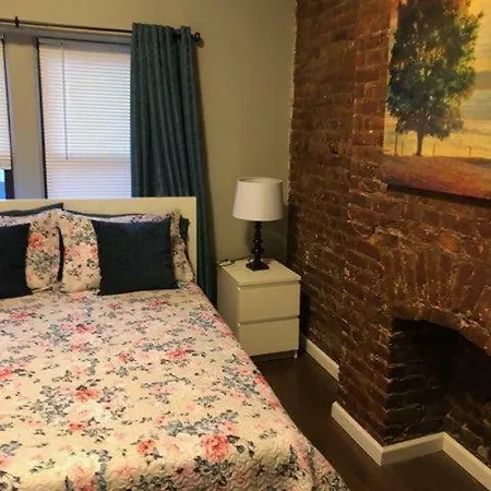 Sandy's Place Nyc 1 *