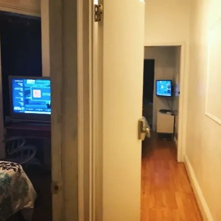 Lovely Prime Hell's Kitchen Apartment! Apartment