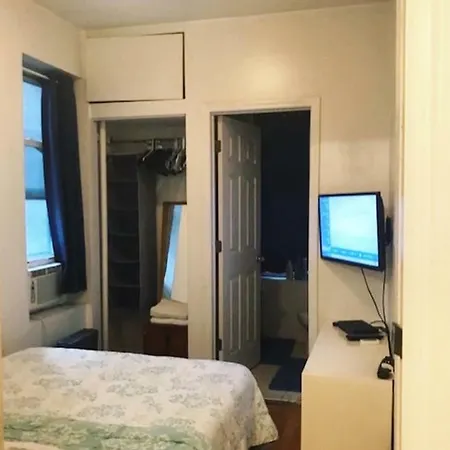 Lovely Prime Hell's Kitchen Apartment! Apartment *