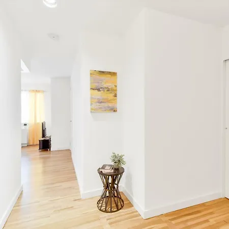 Charming In Chelsea Nyc! Apartment