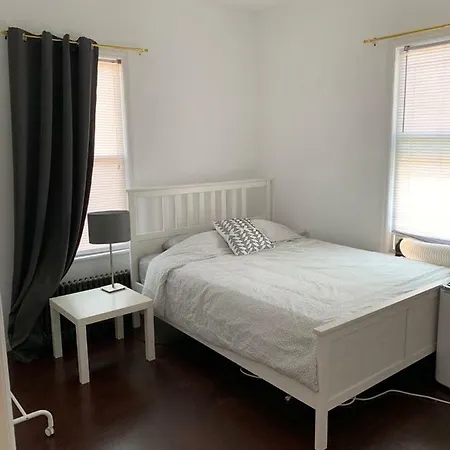 Amazing Private In 3 Bedroom Brooklyn