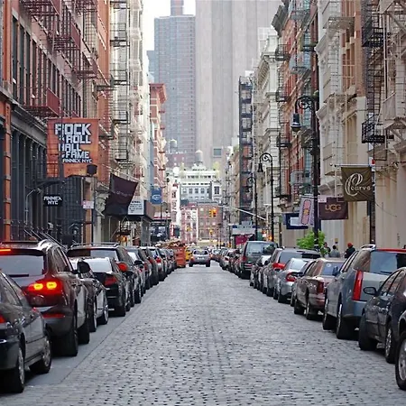 Cute Flat In The Heart Of Manhattan Apartment