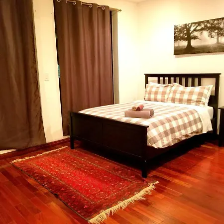 Apartment Spectacular 3 Bedroom Minutes From Central Park! *