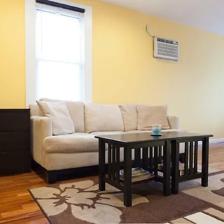 Maspeth House Homestay
