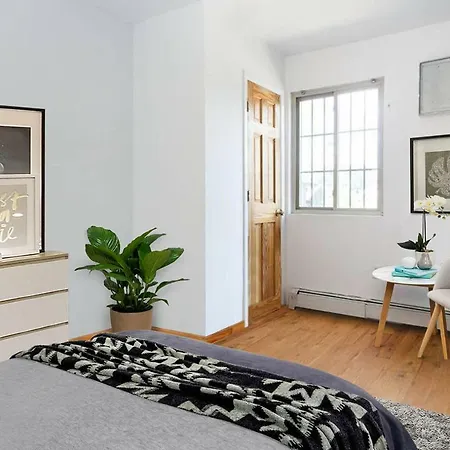 The Lexington Guest house *
