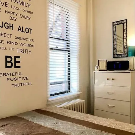 Apartment Charming, Fully Renovated Studio In Heart Of Manhattan *