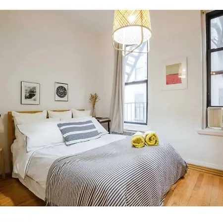 Apartment Charm Apt In Lower East Side, Walking Everywhere New York