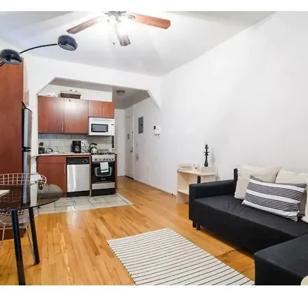 Apartment Charm Apt In Lower East Side, Walking Everywhere New York