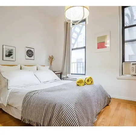 Charm Apt In Lower East Side, Walking Everywhere Apartment *
