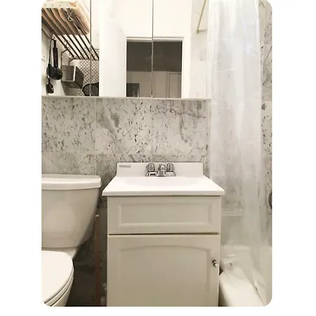 Charm Apt In Lower East Side, Walking Everywhere New York
