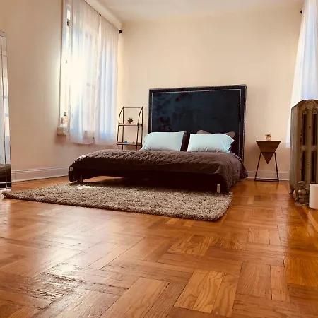 North Manhattan Homestay *