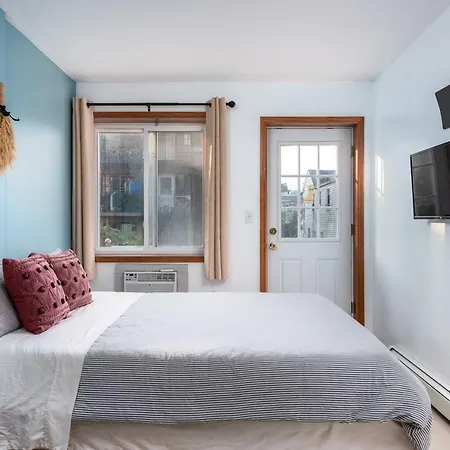 Sleep 10! True 4 Bedroom - 30 Mins To Midtown Manhattan Apartment New York