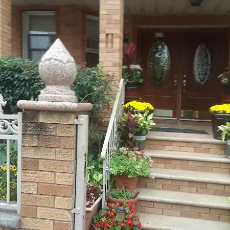 Homestay Crsytal Chateau *