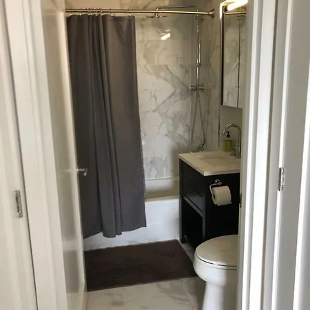 Gorgeous Two Bedroom, Two Bath West Village New York