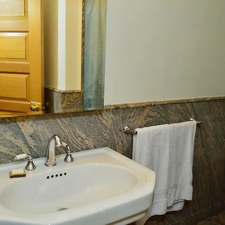 Harlem Jazz Getaway Mansion. Holiday home *