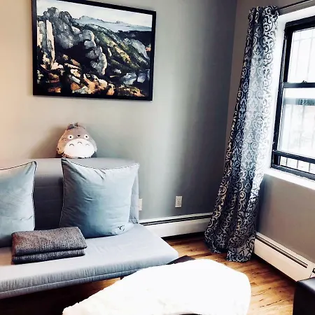 Apartment In Nyc Near All Transportation