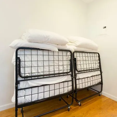 The Pop! Art Penthouse: Safe/quiet/family-friendly *