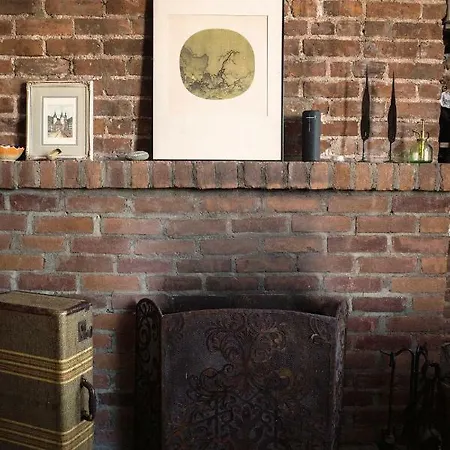 Cozy! Prime Location! Real 2-bedroom!