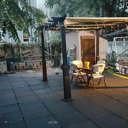 Holiday home Nyc Hub Xl @ 900ft From Subway; 30 Min To Midtown *