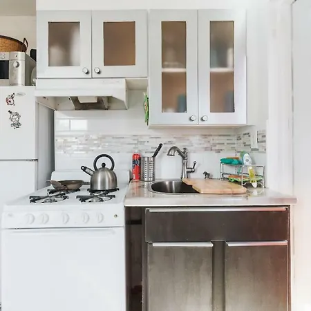 Nyc Hub Xl @ 900ft From Subway; 30 Min To Midtown Holiday home *