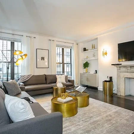 Fifth Avenue Ultra Luxurious Large 3 Bedroom - Domenico Vacca Building - Gym /doorman/elevator *
