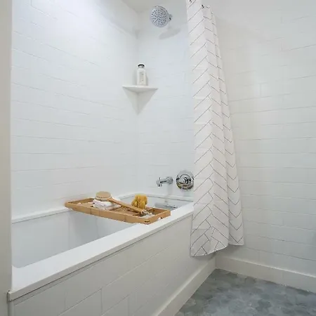 Exquisite 2 Bedroom 2 Baths All Modern And High End Furniture - Midtown East Apartment