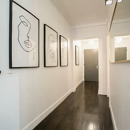Fifth Avenue Ultra Luxurious Large 3 Bedroom - Domenico Vacca Building - Gym /doorman/elevator Apartment