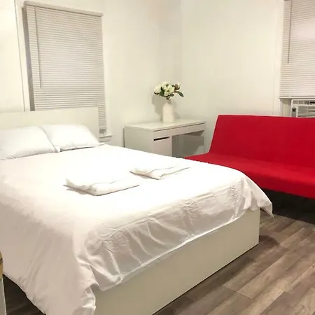 A Clean, Comfortable Private * New York