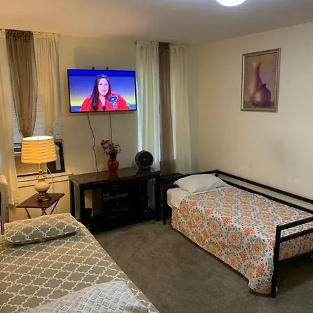 Manhattan On The Hill Apartment New York