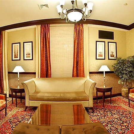 Newton Hotel 3*