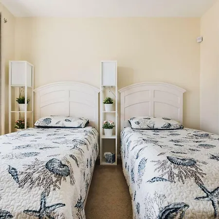 Beautiful Oceanfront 2bd Apartment, Beathtaking Views, Ferry To Nyc Apartment