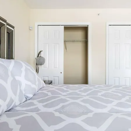 Apartment Beautiful Oceanfront 2bd Apartment, Beathtaking Views, Ferry To Nyc *
