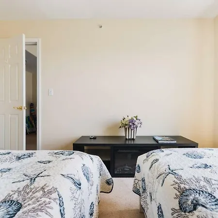 Beautiful Oceanfront 2bd Apartment, Beathtaking Views, Ferry To Nyc * New York