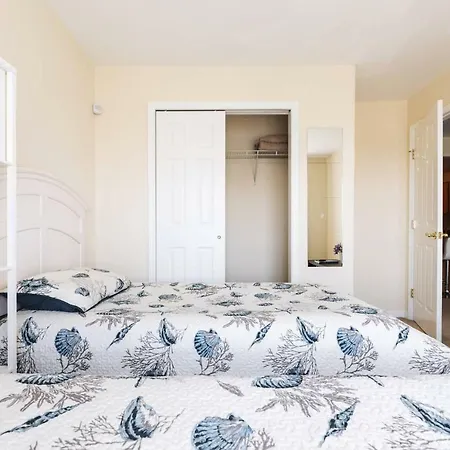 Beautiful Oceanfront 2bd Apartment, Beathtaking Views, Ferry To Nyc * New York