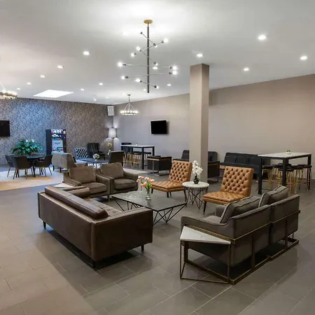 Microtel By Wyndham Long Island Hotel