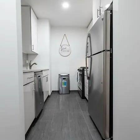 Times Square Private Apartment *