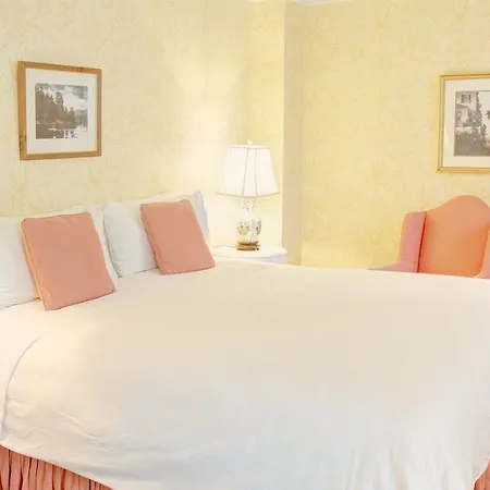 Roger Smith Hotel