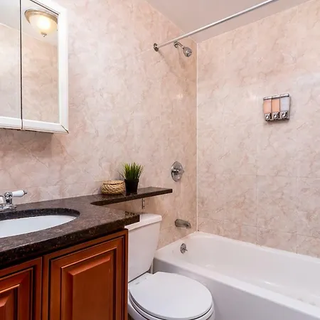 Apartment Sleep 10! True 4 Bedroom - 30 Mins To Midtown Manhattan