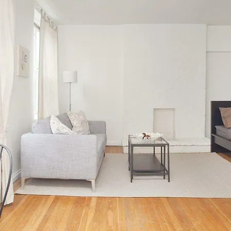Greenpoint Exclusive 30 Day Apartment